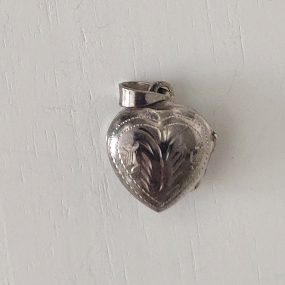 Beautiful Small Genuine Silver Locket